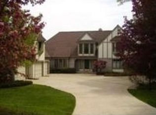 206 N Bear Lake Rd, Muskegon, MI 49445