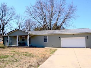 2021 S Morrisville Rd, Bolivar, MO 65613