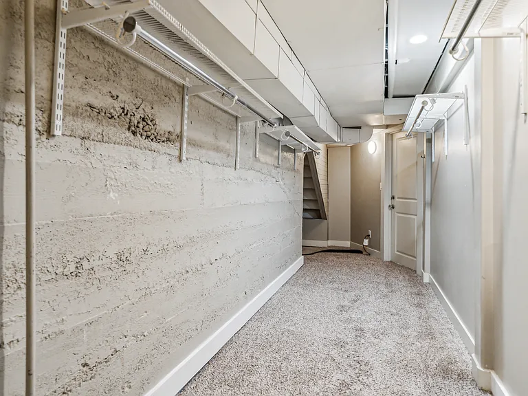 1860 SW High St #2 — Photo 14