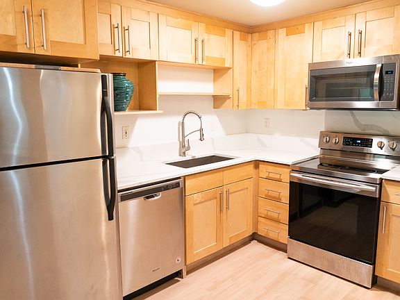 2nd image of 7929 SW 40th Ave APT D