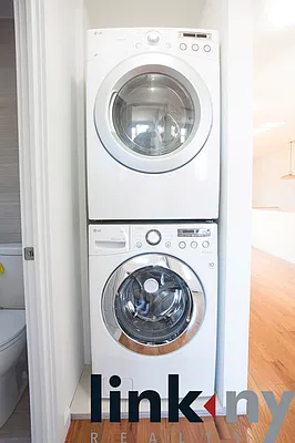 Rented by Link NY Realty | media 44