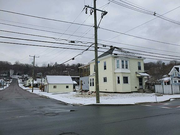 3rd image of 1441 Main St