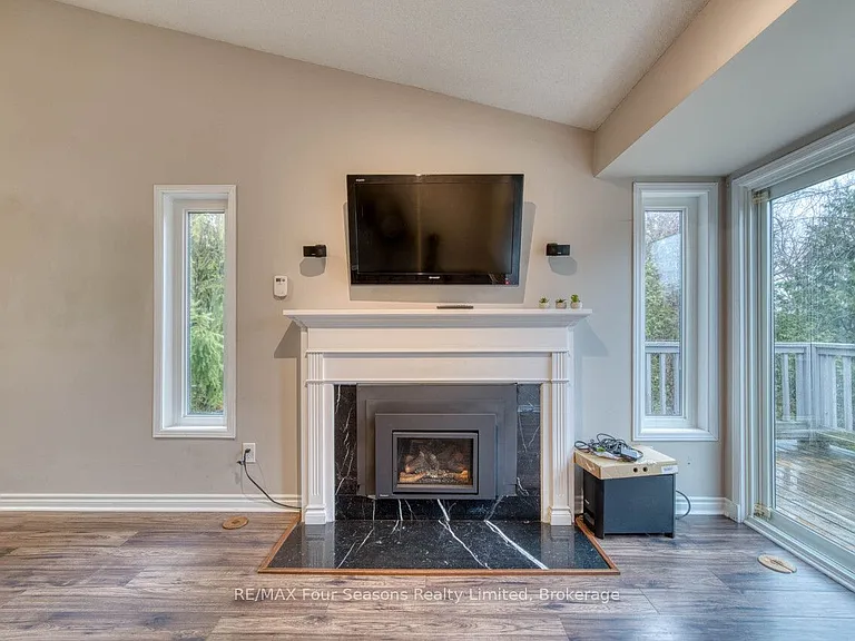 5 Harbour St E #1 — Photo 17