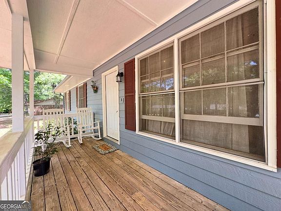 3rd image of 35 Pleasant Valley Rd