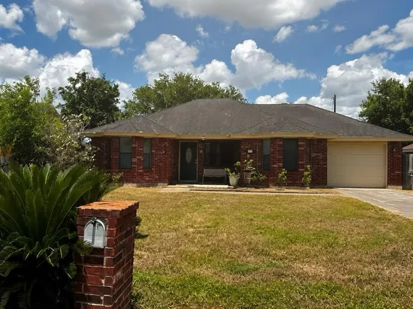 583 Rios Cir E, Raymondville, TX 78580