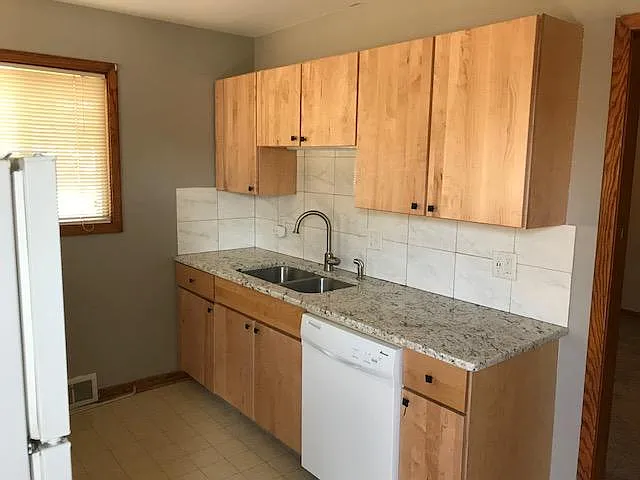 1 bed, 700 sqft, $1,195 — Photo 2