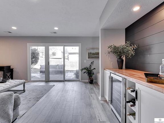 2nd image of 15506 Jackson Cir