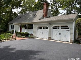 6 Triangle Dr, Setauket, NY 11733