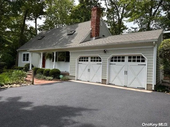 6 Triangle Drive, Setauket, NY 11733