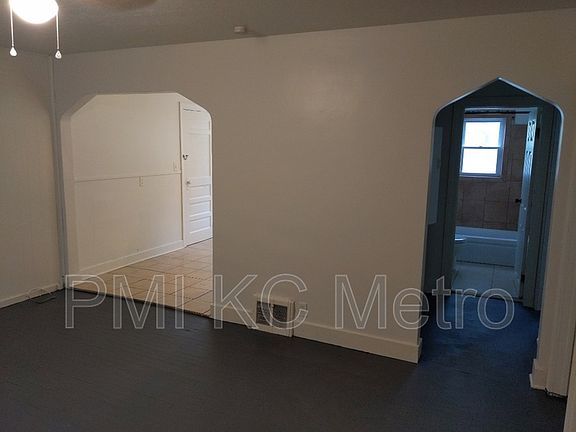 4th image of 819 S Crane St