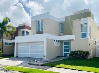 68 Urb Mansiones De Juncos Caoba St, Juncos, PR 00777