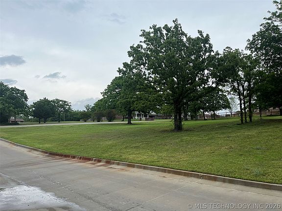 3rd image of 205 Pioneer Rd