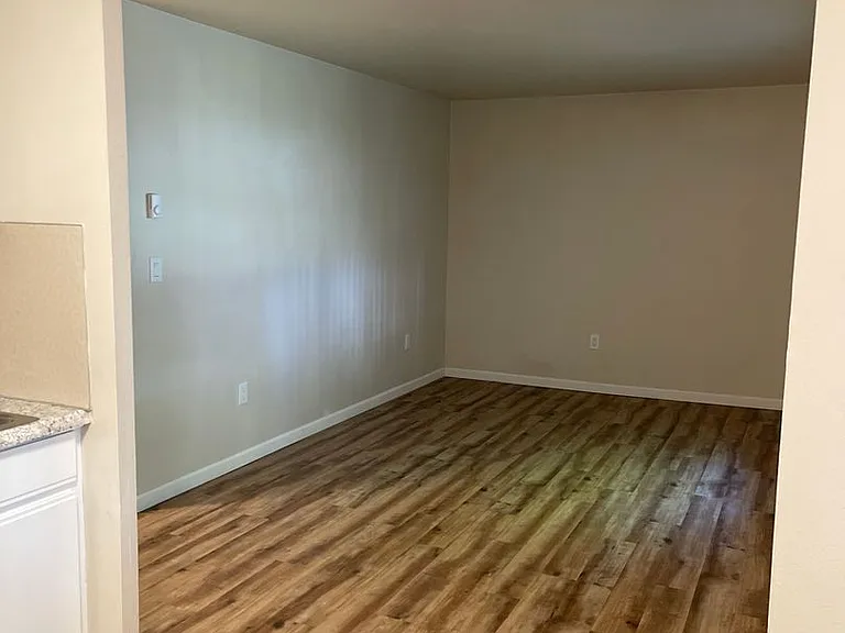 First Hill Apartments — Photo 4
