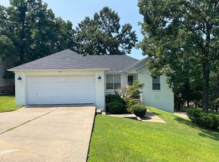 12815 Westglen Dr, Little Rock, AR 72211