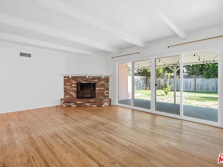 12818 Hatteras St — Photo 22