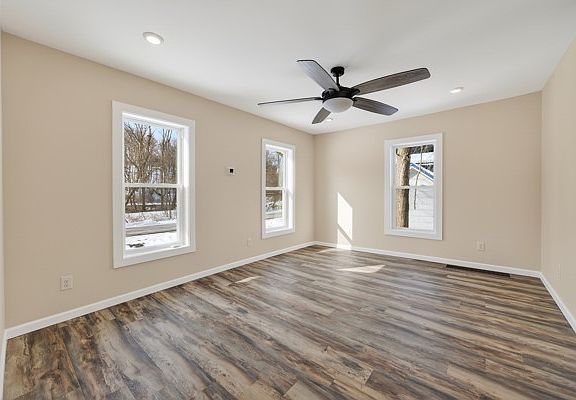 4th image of 1934 Outlet Rd