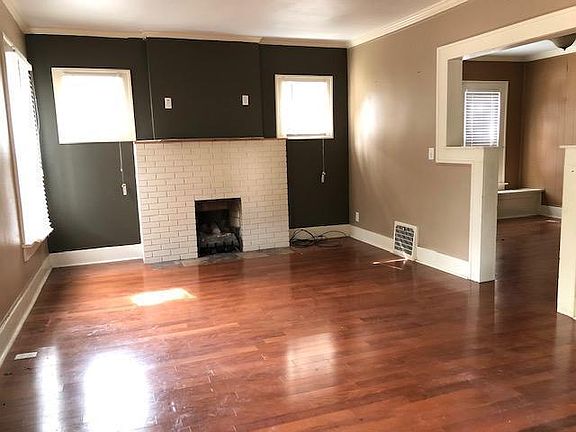 3rd image of 306 W Raymond St