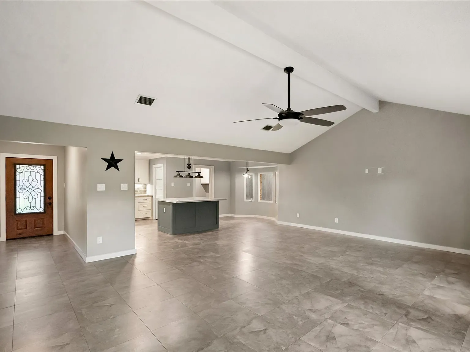 3 bed, 2.0 bath, 1879 sqft, $2,150 — Photo 4