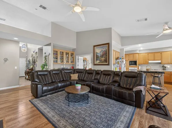 9089 Quail Terrace Way, Elk Grove, CA 95624
