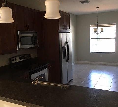 Bar/kitchen
