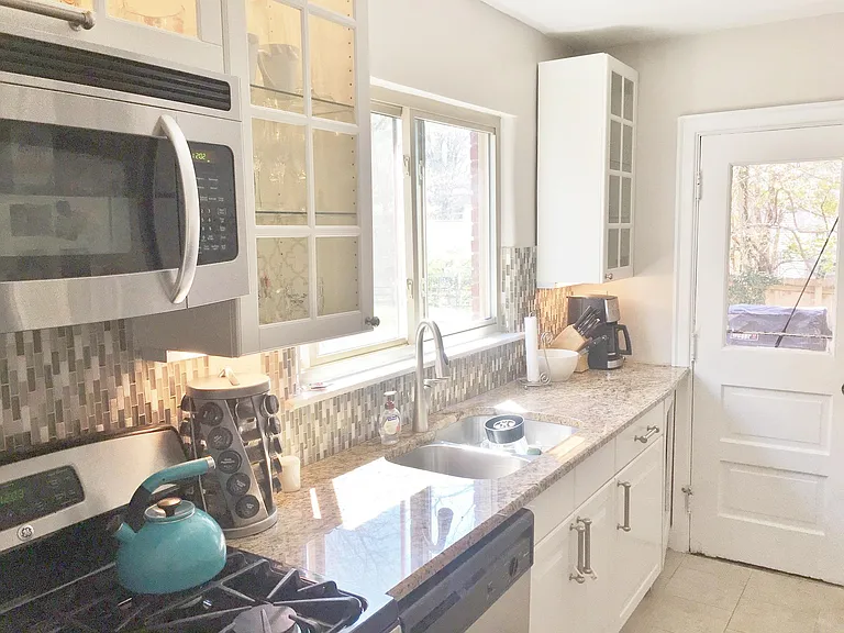 Fabulous updated kitchen: granite, stainless steel upgraded