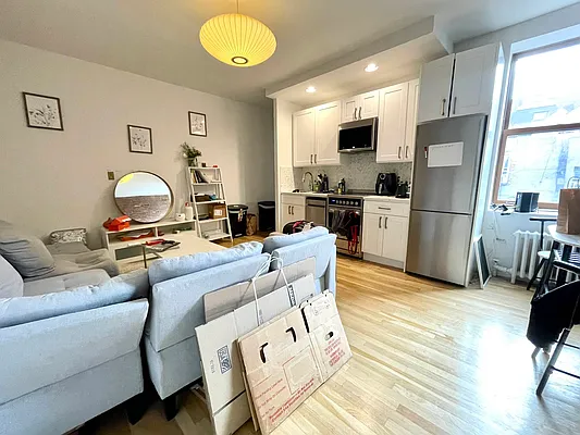 Rented by J PRESTON AND ASSOCIATES INC | media 7