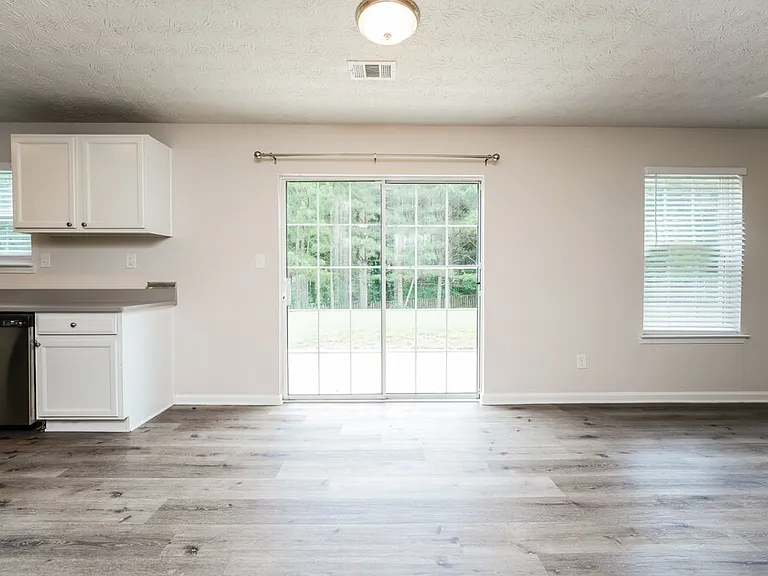 626 Stonecrest Dr — Photo 8