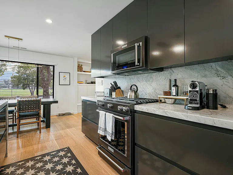 4 Arch Way — Photo 12