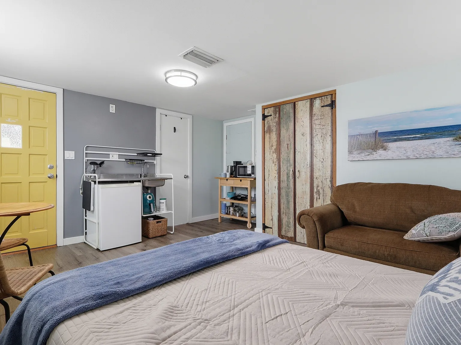 Studio, 214 sqft, $1,250 — Photo 4