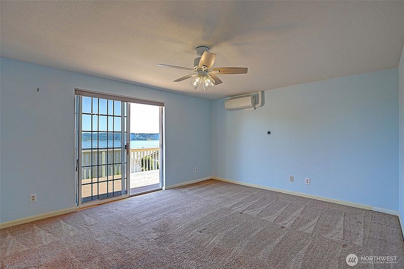 4th image of 2891 Viewmont Place