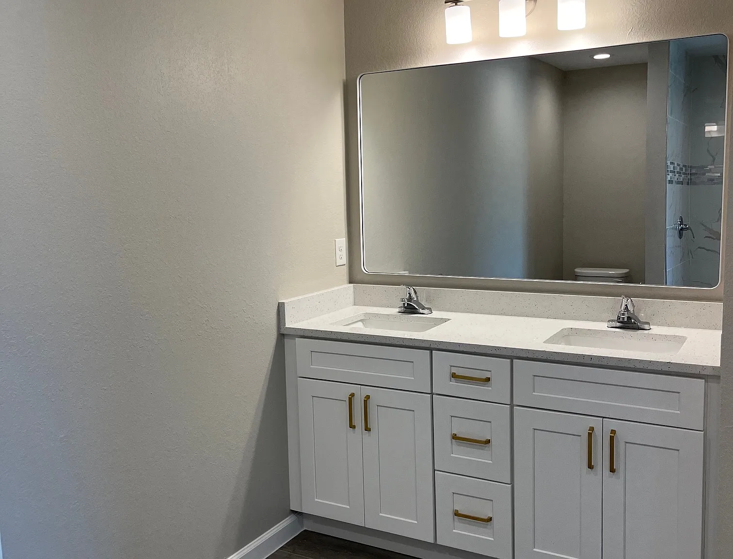 4 bed, 2458 sqft, $3,025 — Photo 4