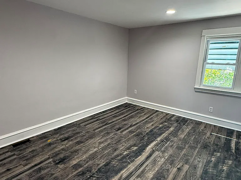 7215 Guilford Rd — Photo 10