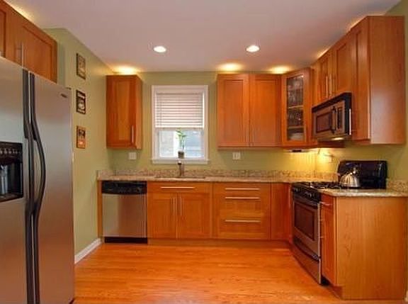 5th image of 3837 N Francisco Ave