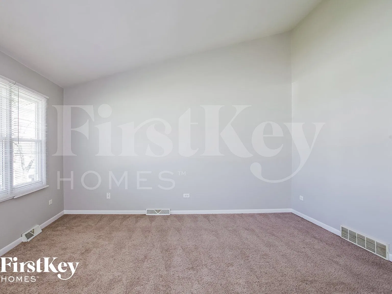 4 bed, 2.0 bath, 1100 sqft, $3,075 — Photo 3