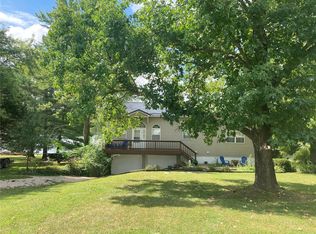 102 N Lake Dr, Leslie, MO 63056