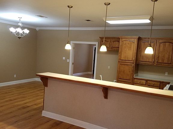 3rd image of 1109 E Lakeshore Dr