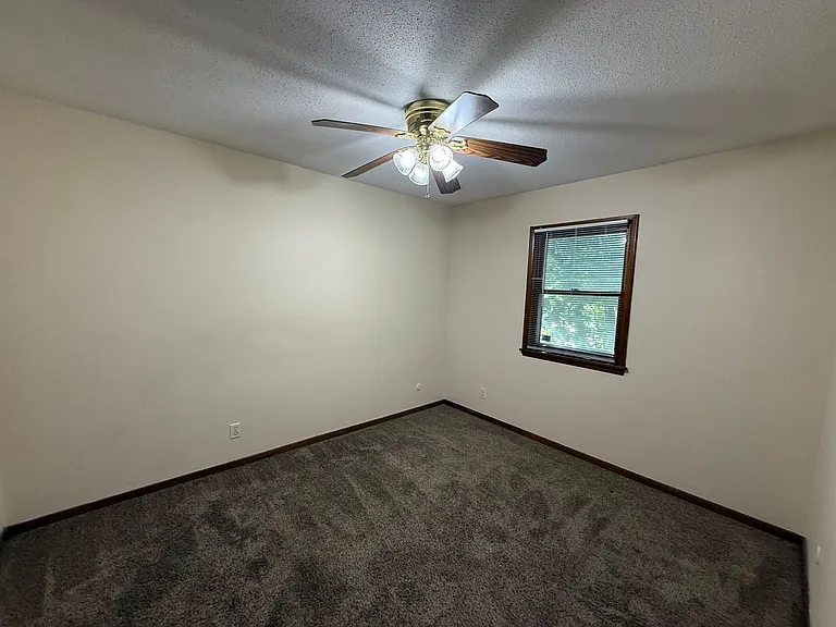 Grand Terrace Apartments — Photo 15