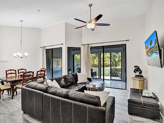 3rd image of 8062 Cassia Dr #8062