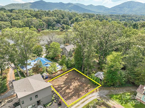 5th image of 312 Lake Oak Dr