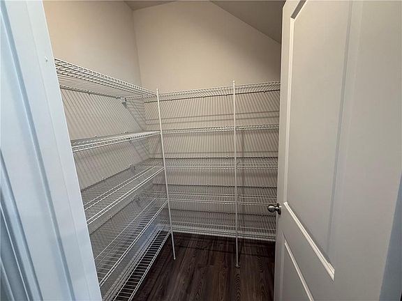 4th image of 5154 Longview Run