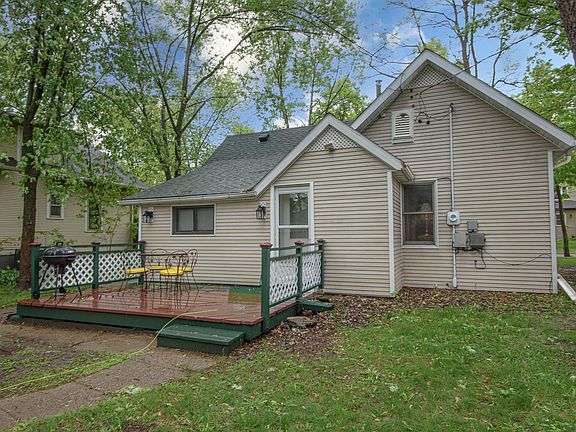 5th image of 404 4th Ave NE