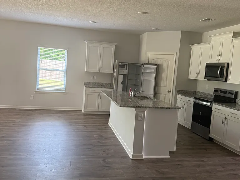 485 Windemere Loop — Photo 3