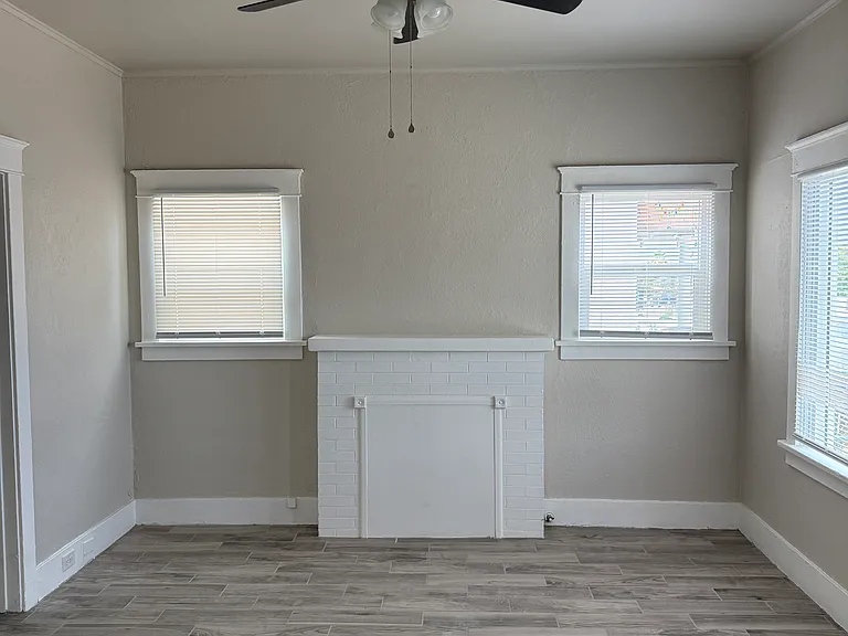 604 S 1st Ave — Photo 9