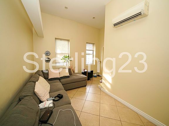 5th image of 20-21 Steinway St #2H
