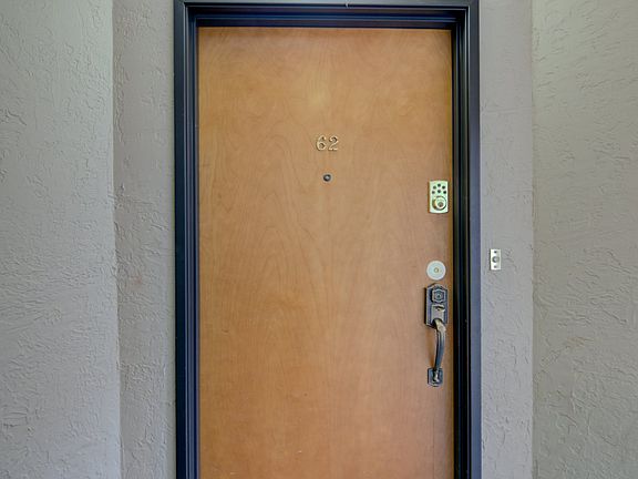 3rd image of 7211 Cozycroft Ave Unit 62