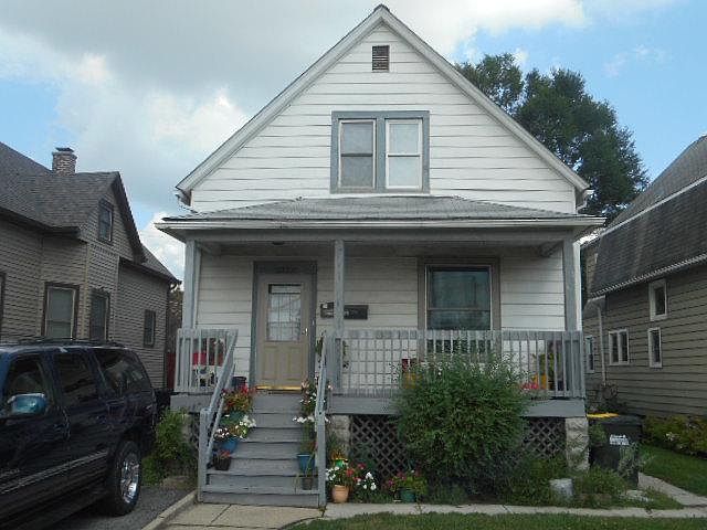 1st image of 2723 Commercial Ave