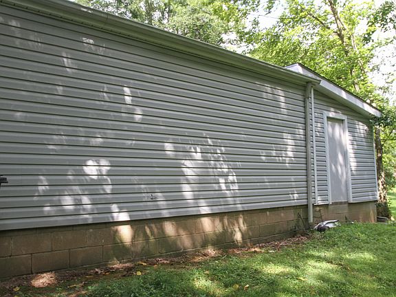 3rd image of 4955 Blandville Rd