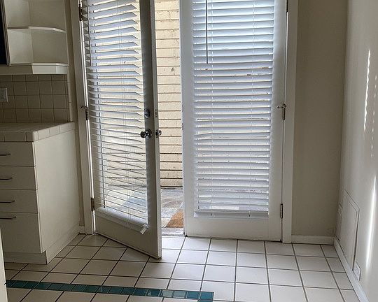 5th image of 10438 Santa Monica Blvd #7