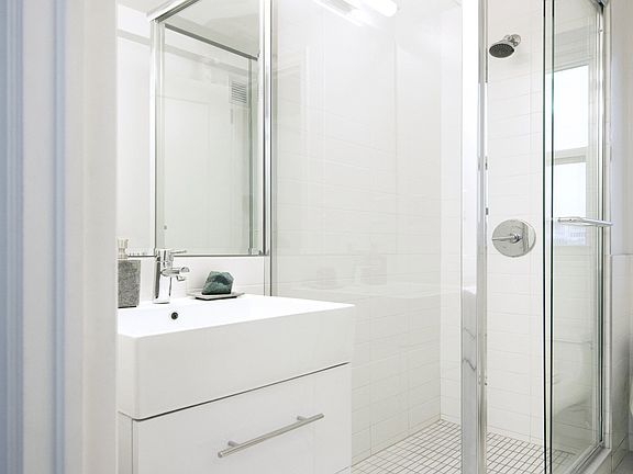 5th image of 501 W 113th St APT 204