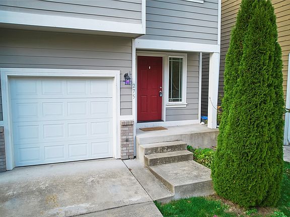 2nd image of 275 NE Miramar Circle